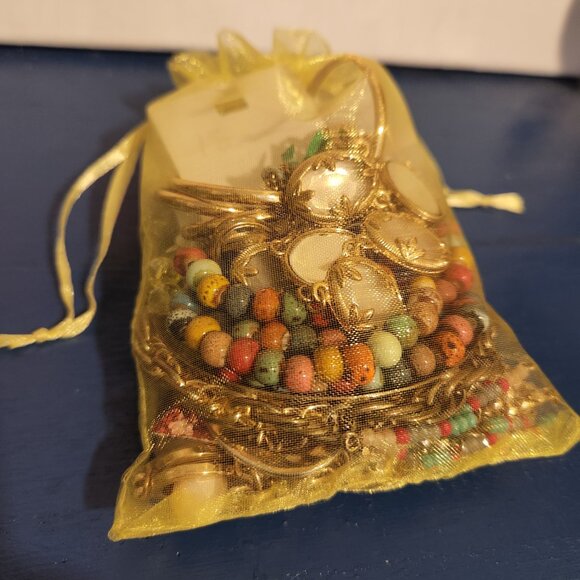 Mystery Jewelry drawstring bag 15+ wearable items| No broken pieces| Gold Tone - Picture 6 of 6